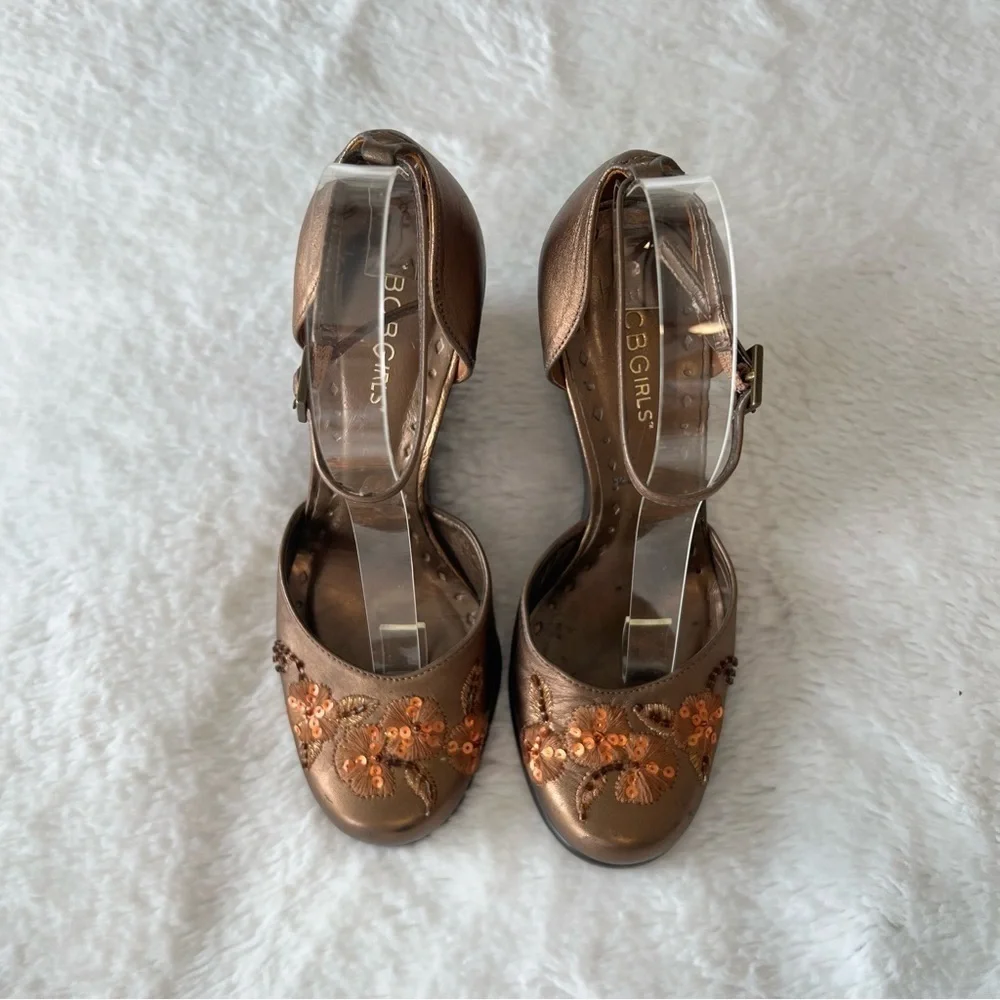BGBGIRLS 5.5 6 Closed Toes High Heel Wedge Gold Brown Floral Orange Sequins